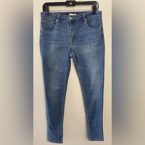 H&M Women’s Skinny Jean Denim Medium Wash. Size 10